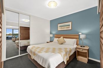 The Oak Room 106 - Accommodation Ballina 4