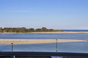 The Oak Room 106 - Accommodation Ballina 2