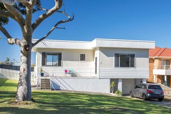 Toms Beach House - Accommodation Ballina 0