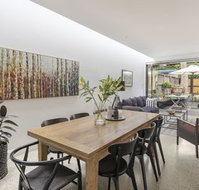 Stunning Executive Home in Glebe - Accommodation Ballina