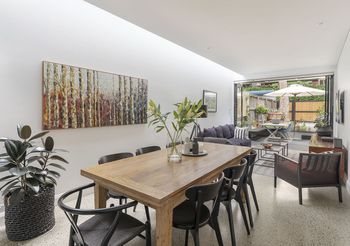 Stunning Executive Home In Glebe - Accommodation Ballina 0