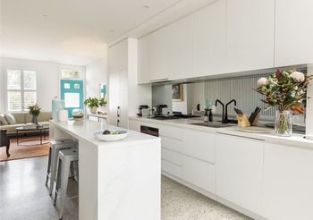 Stunning Executive Home In Glebe - Accommodation Ballina 3
