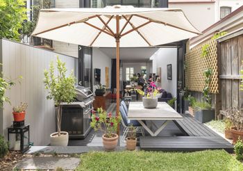 Stunning Executive Home In Glebe - Accommodation Ballina 2