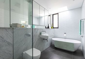 Stunning Executive Home In Glebe - Accommodation Ballina 4