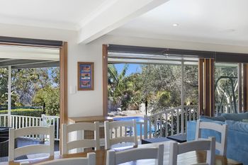 Burleigh Heights - Accommodation Ballina 2