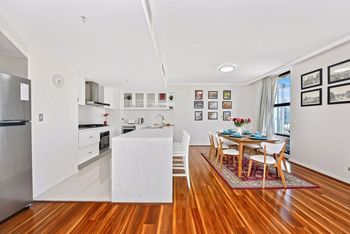 Deluxe Sydney Central Penthouse With Pool & Gym - Accommodation Ballina 2