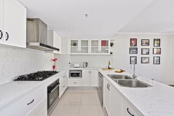 Deluxe Sydney Central Penthouse With Pool & Gym - Accommodation Ballina 5