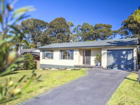 WAVES At MOLLYMOOK - Accommodation Ballina 0