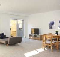 Spacious  Bright 1 Bedroom Apartment