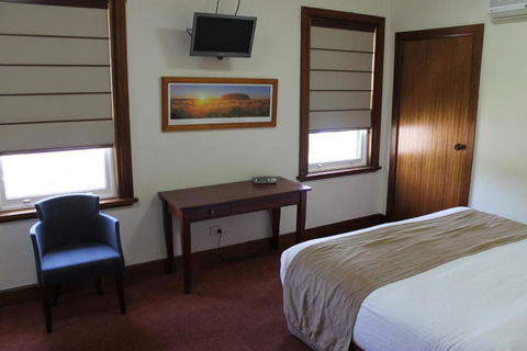 The Dormie House - On The Golf Course - Accommodation Ballina 3
