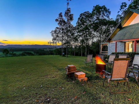 Vineyard Hill - Accommodation Ballina 1