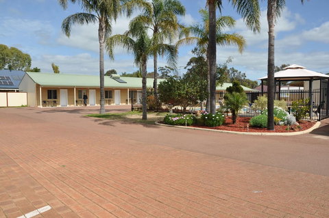 Pinjarra Resort - Accommodation Ballina 0
