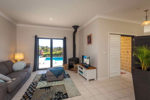 Mandalay Villas - Villa 2 - Accommodation Ballina 2