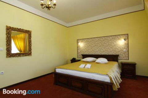 Mole Creek Lodge - Accommodation Ballina 0