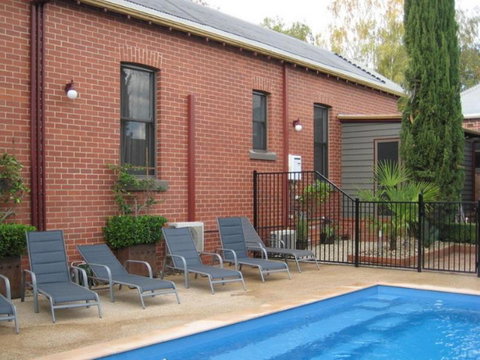 Finches Of Beechworth - Accommodation Ballina 1