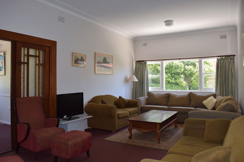 Clanwilliam - Accommodation Ballina 0