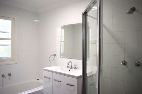 Clanwilliam - Accommodation Ballina 1