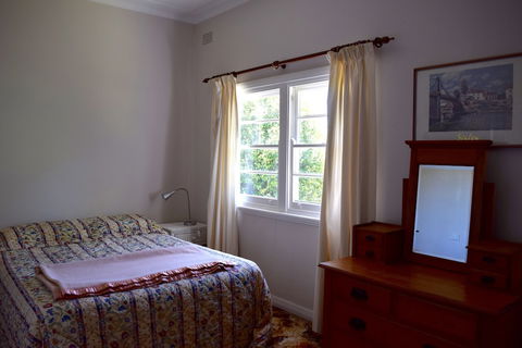 Clanwilliam - Accommodation Ballina 2
