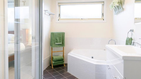 One Tree Bed & Breakfast - Accommodation Ballina 3