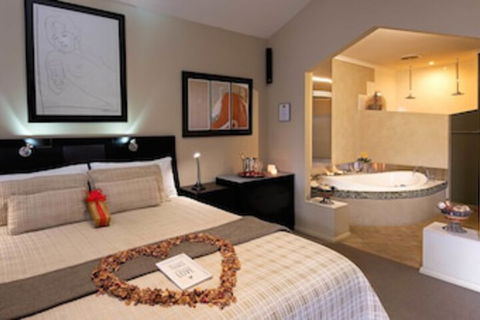 Riverview Rise Retreats - Accommodation Ballina 0