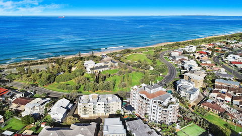 Beachside Resort - Kawana Waters - Accommodation Ballina 2