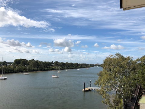 Burnett Riverside Hotel - Accommodation Ballina 0