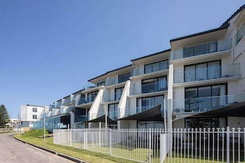 Ocean Front At The Entrance - Accommodation Ballina 2