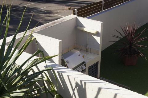 Noosa Parade Holiday Inn - Accommodation Ballina 6
