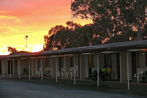 Charles Sturt Motor Inn West Wyalong - Accommodation Ballina 4