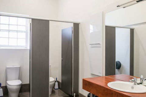 The Cally Hotel - Accommodation Ballina 2