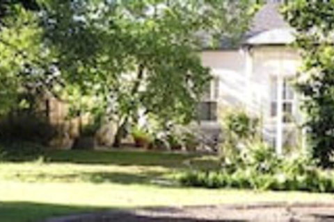 Camellia Cottage Bed & Breakfast - Accommodation Ballina 4