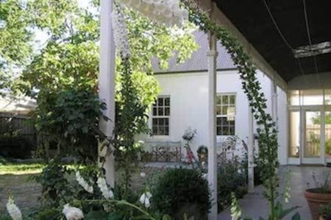 Camellia Cottage Bed & Breakfast - Accommodation Ballina 5
