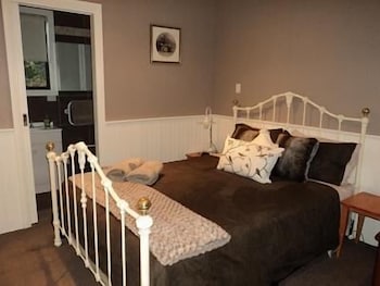 Forest Lodge Chalets - Accommodation Ballina 0