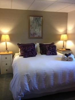 Forest Lodge Chalets - Accommodation Ballina 1