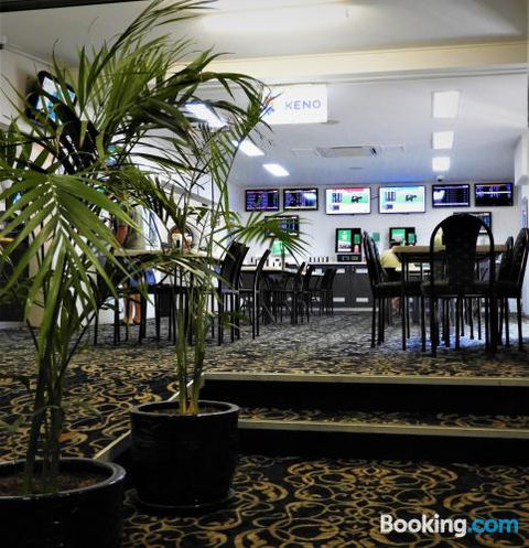 Railway Hotel Bundaberg - Accommodation Ballina 3
