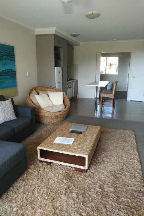 Airlie Central Apartments - Accommodation Ballina 0