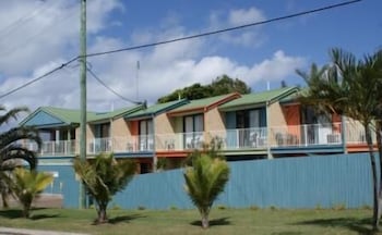 Coolum Budget Accommodation - Accommodation Ballina 1