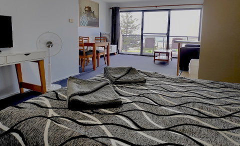 Beachhouse Mollymook - Accommodation Ballina 5