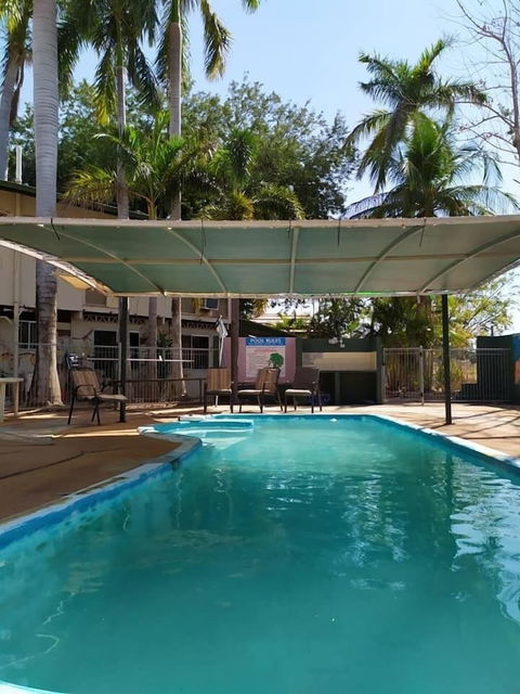 Palm Court Budget Motel Hostel/Backpackers - Accommodation Ballina 0