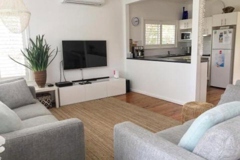 The Seaside Beachhouse Mollymook - Accommodation Ballina 5