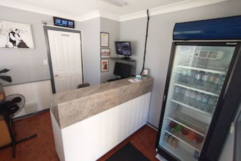 Aspley Sunset Motel - Accommodation Ballina 0