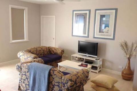 Elandra Holiday Home - Accommodation Ballina 2