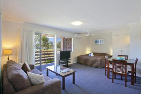Regency Waterfront Motel - Accommodation Ballina 0