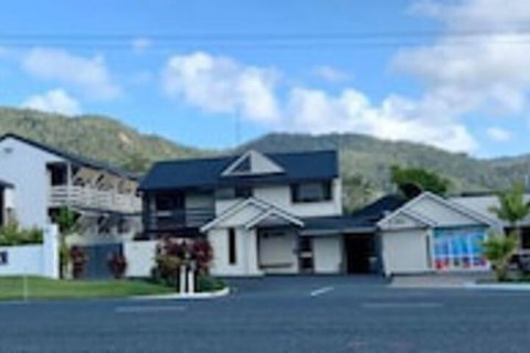 Cannonvale Reef Gateway Hotel - Accommodation Ballina 0