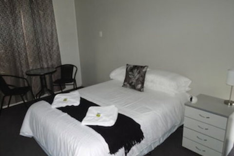 Oonoonba Hotel Motel - Accommodation Ballina 0