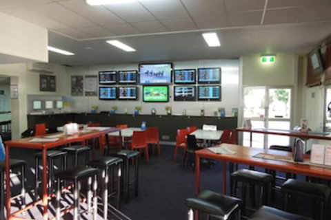 Oonoonba Hotel Motel - Accommodation Ballina 2