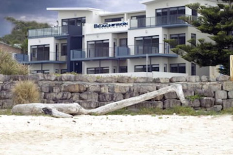 Mollymook Beachfront Executive Apartment - Accommodation Ballina 7