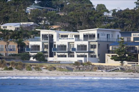Mollymook Beachfront Executive Apartment - Accommodation Ballina 5