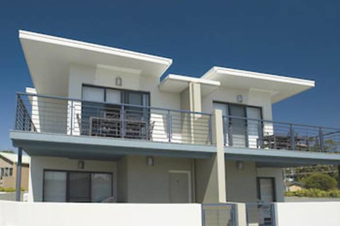 Mollymook Beachfront Executive Apartment - Accommodation Ballina 3