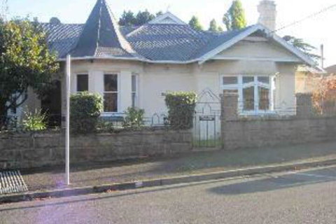 Hobart Gables - Accommodation Ballina 0
